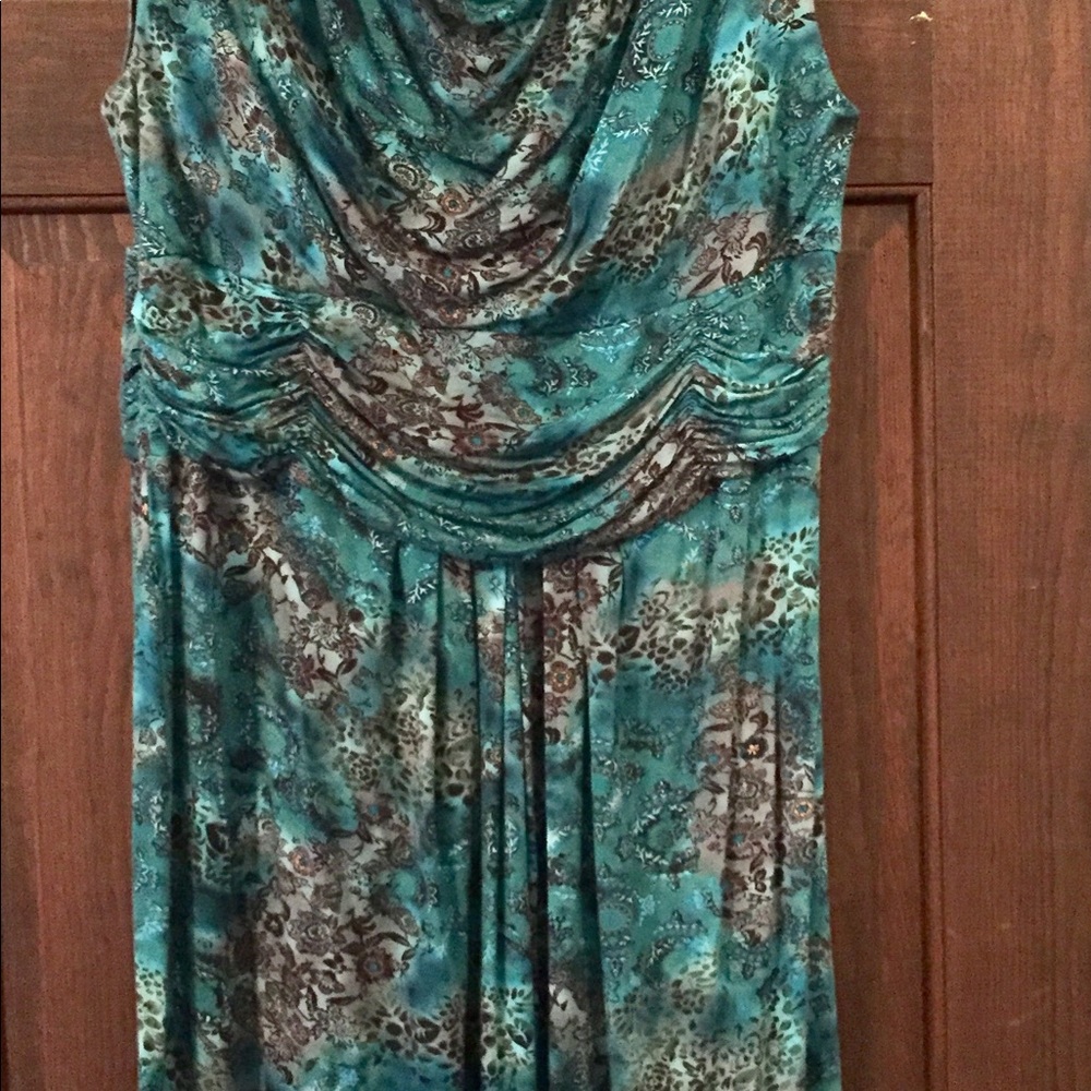 Sleeveless Dress - Picture 2 of 2